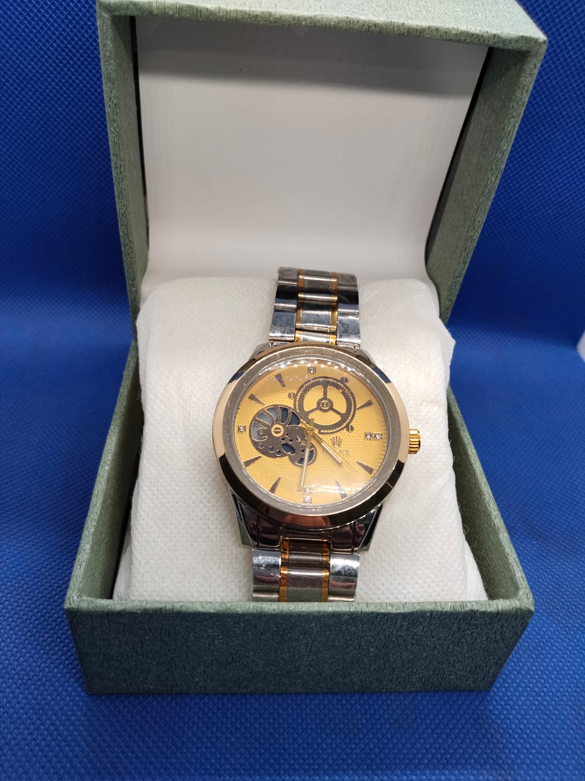 Raees Luxe – Gold Dial Watch