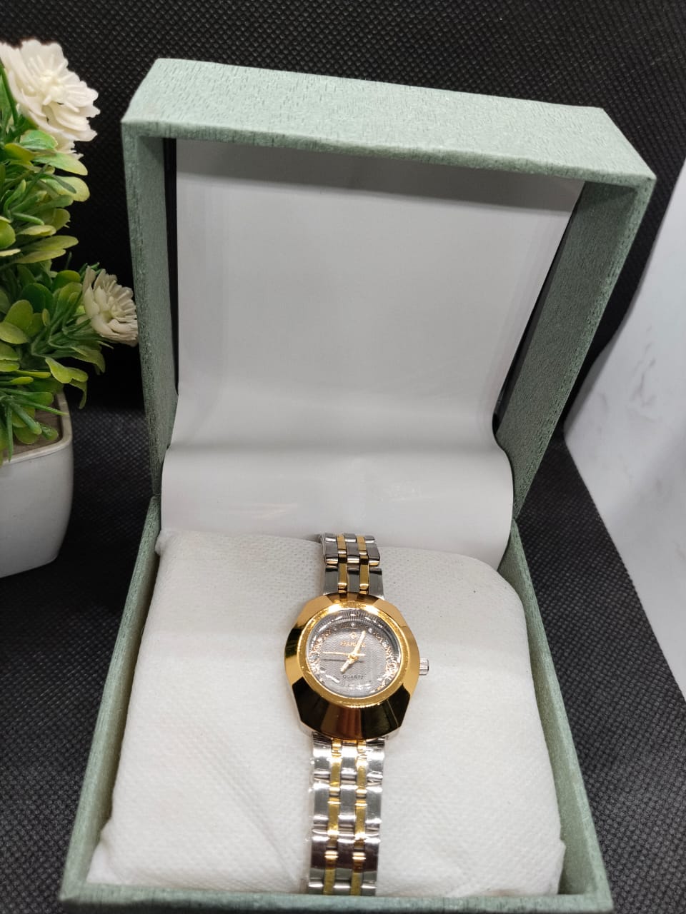 Zehra Elegance – Rose Gold Watch